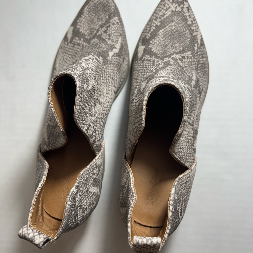 Universal Thread Snakeskin Pattern Ankle Booties - Picture 4 of 6
